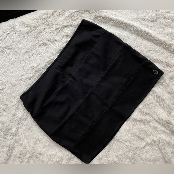 Black “Paneled” Volcom Mini Skirt - Picture 1 of 6